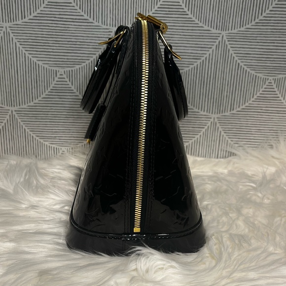 Louis Vuitton Vernis Alma PM in Noir - Picture 7 of 12
